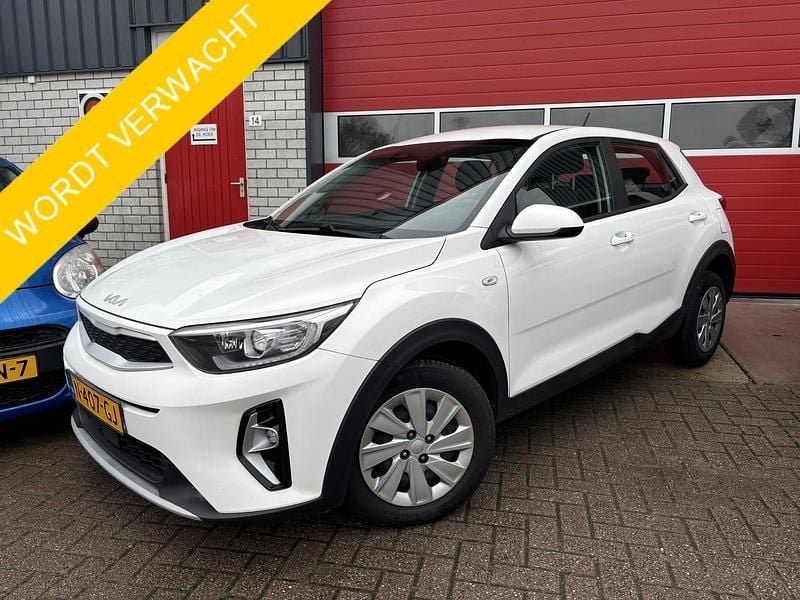 Wit Gebruikt 2021 Kia Stonic Comfort SUV | € 16.183 (Eerlijke prijs) - Afbeelding 1/4
