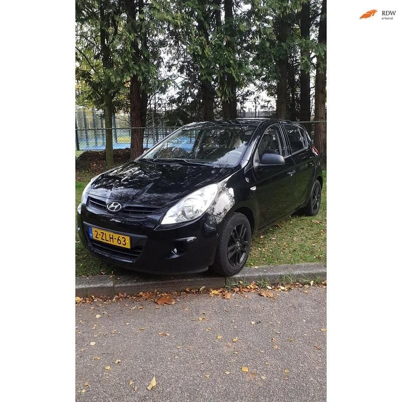 Zwart Gebruikt 2011 Hyundai i20 Hatchback | € 1.999 (Super prijs) - Afbeelding 1/4