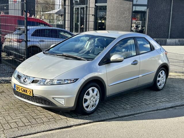 Beige Gebruikt 2008 Honda Civic Comfort Hatchback | € 5.400 (Iets duurder) - Afbeelding 1/4