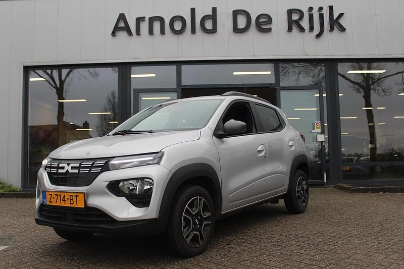 Grijs Gebruikt 2024 Dacia Spring Expression Hatchback | € 15.950 (Duur) - Afbeelding 1/4