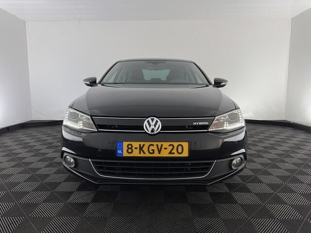 Zwart Occasion 2013 VW Jetta Highline Sedan | € 7.445 (Eerlijke prijs) - Afbeelding 1/4