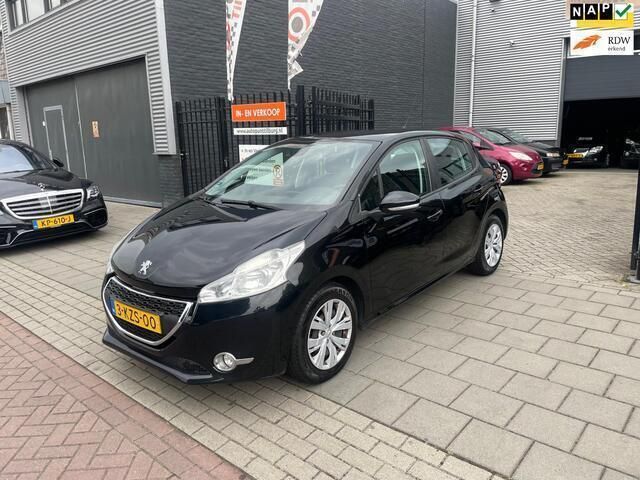 Zwart, metallic lak Gebruikt 2013 Peugeot 208 Envy Hatchback | € 3.999 (Eerlijke prijs) - Afbeelding 1/4