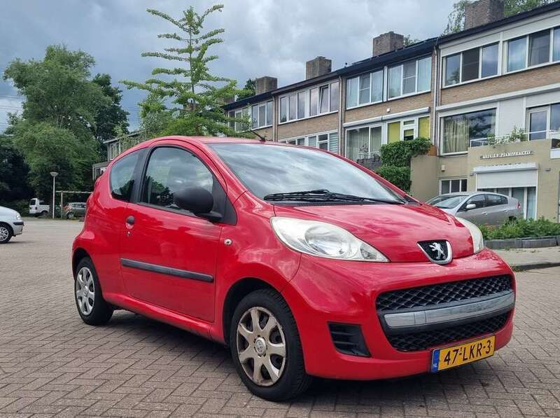 Rood Gebruikt 2010 Peugeot 107 Hatchback | € 3.499 (Eerlijke prijs) - Afbeelding 1/4