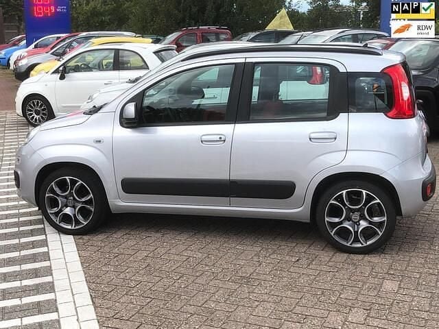 Grijs Occasion 2015 Fiat Panda Hatchback | € 6.399 (Eerlijke prijs) - Afbeelding 1/4