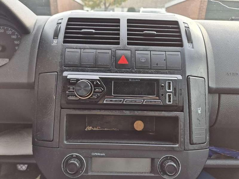 Gebruikt 2002 VW Polo Sedan | € 1.500 (Iets duurder) - Afbeelding 1/4