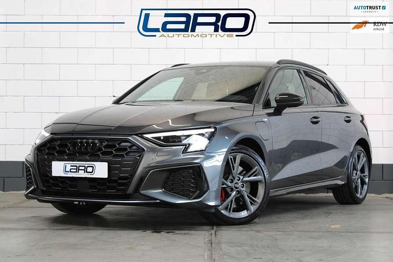 Grijs Gebruikt 2022 Audi A3 Sportback e-tron S-Line Hatchback | € 31.450 (Eerlijke prijs) - Afbeelding 1/4