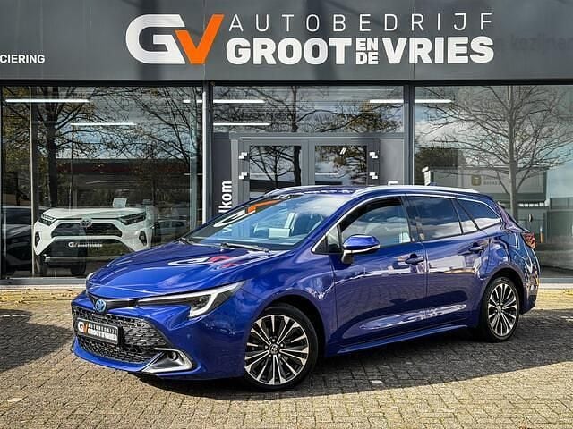 Blauw Gebruikt 2024 Toyota Corolla Business Edition Stationwagen | € 26.995 (Eerlijke prijs) - Afbeelding 1/4
