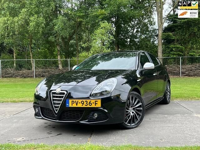 Zwart Gebruikt 2010 Alfa Romeo Giulietta Quadrifoglio Verde Hatchback | € 8.950 (Eerlijke prijs) - Afbeelding 1/4
