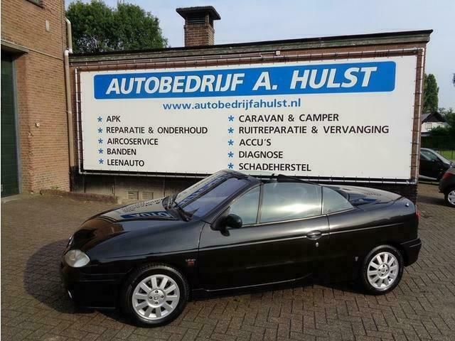 Zwart Gebruikt 2001 Renault Mégane Cabriolet Expression+ Cabriolet | € 1.850 - Afbeelding 1/4