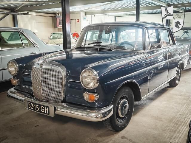 Blauw Gebruikt 1969 Mercedes 200 Sedan | € 19.950 - Afbeelding 1/4