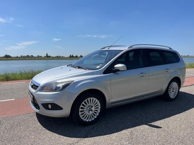 Grijs Gebruikt 2010 Ford Focus Stationwagen | € 3.250 (Eerlijke prijs) - Afbeelding 1/4