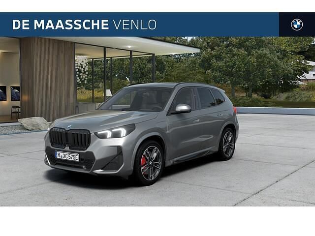Zwart Nieuw 2025 BMW X1 M Sport SUV | € 73.666 (Iets duurder) - Afbeelding 1/4