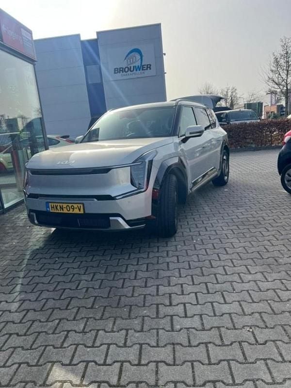 Occasion Kia EV9 Plus 150 kW (204 PK) 2023 Grijs (metallic) SUV