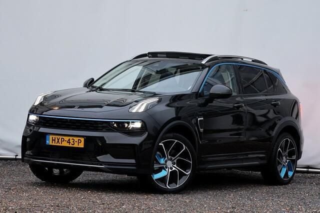 Zwart Gebruikt 2023 Lynk & Co 01 SUV | € 27.900 (Eerlijke prijs) - Afbeelding 1/3