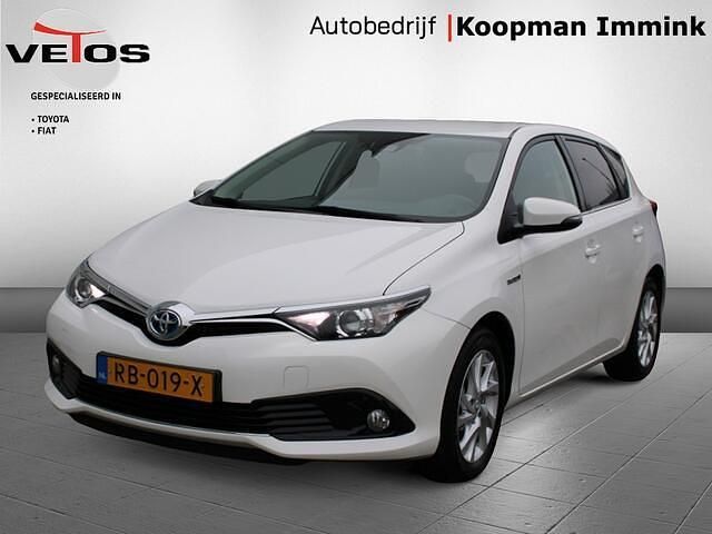 Wit Occasion 2017 Toyota Auris Hatchback | € 17.950 (Iets duurder) - Afbeelding 1/4
