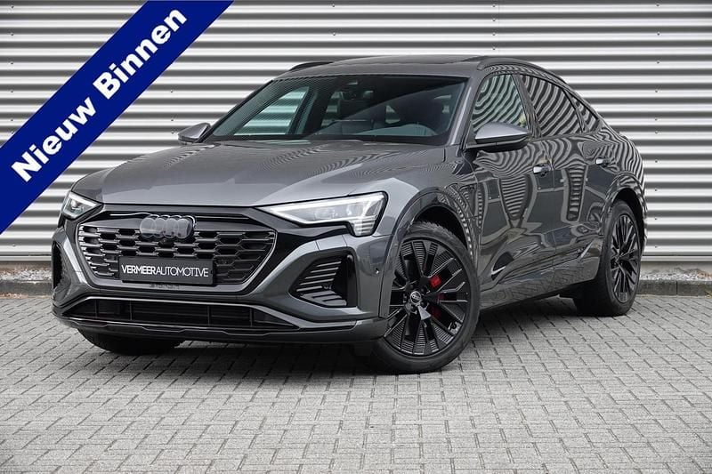 Grijs Gebruikt 2024 Audi Q8 e-tron Competition SUV | € 64.900 (Eerlijke prijs) - Afbeelding 1/4