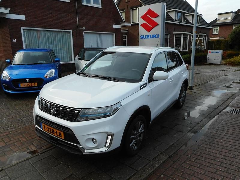 Wit Gebruikt 2023 Suzuki Vitara SUV | € 24.950 - Afbeelding 1/4