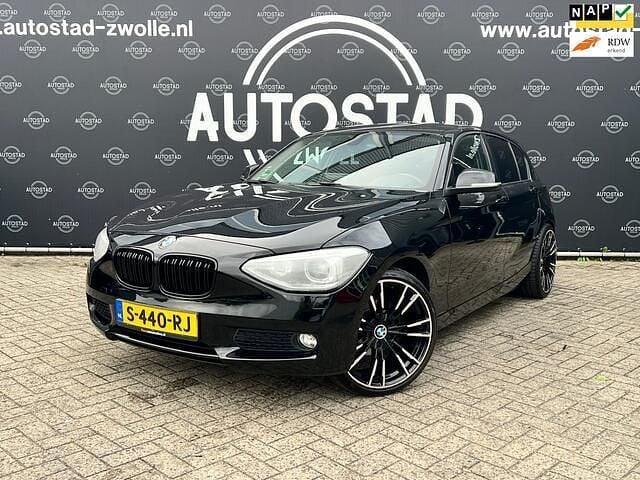 Zwart Gebruikt 2013 BMW 116 Comfort Edition Hatchback | € 4.495 (Super prijs) - Afbeelding 1/4
