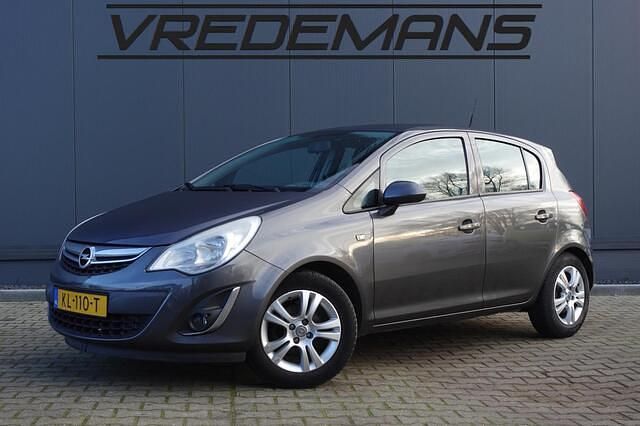 Grijs Occasion 2012 Opel Corsa Edition Hatchback | € 2.250 (Goede deal) - Afbeelding 1/4
