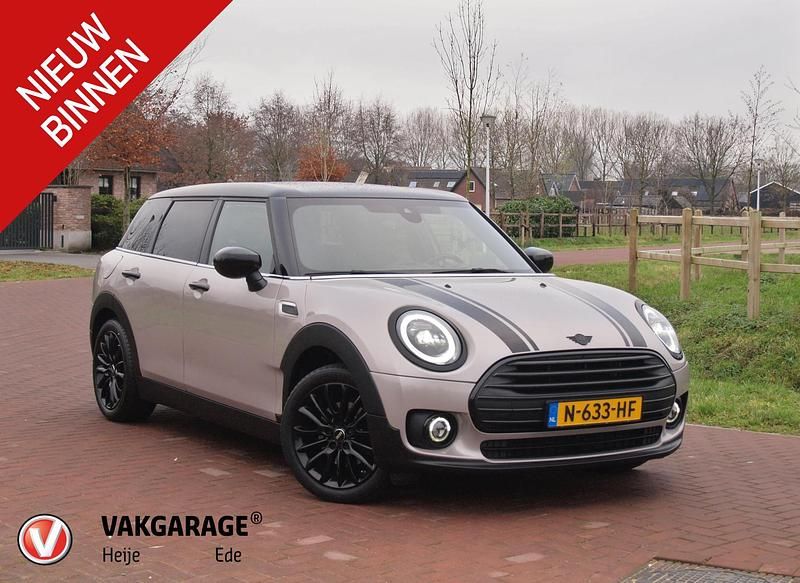 Grijs Gebruikt 2021 Mini Cooper Clubman Business Stationwagen | € 21.490 (Eerlijke prijs) - Afbeelding 1/4