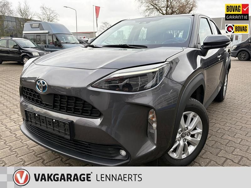 Grijs (metallic) Occasion 2022 Toyota Yaris Cross Active SUV | € 24.950 (Eerlijke prijs) - Afbeelding 1/4
