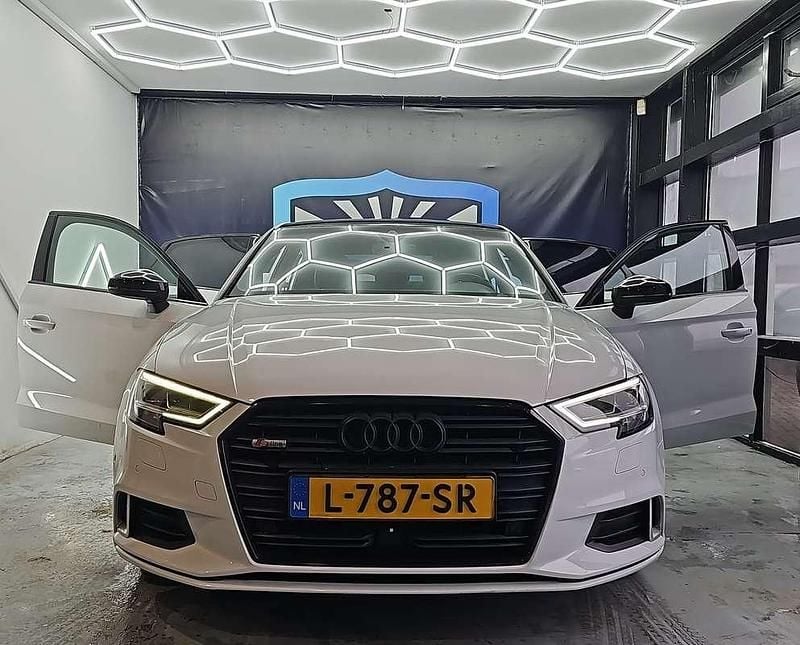 Wit Gebruikt 2016 Audi A3 S-Line Sedan | € 14.950 (Goede deal) - Afbeelding 1/4