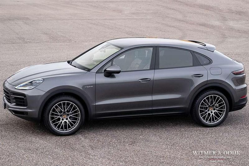 Grijs Gebruikt 2024 Porsche Cayenne SUV | € 68.950 - Afbeelding 1/4