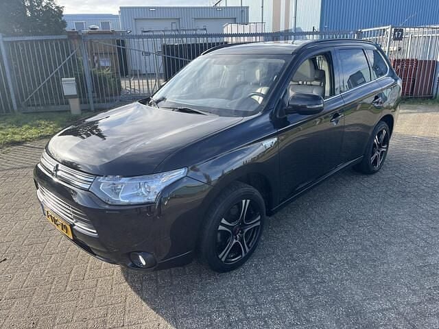 Occasion Mitsubishi Outlander Instyle 121 PK (88 kW) 2014 Zwart SUV