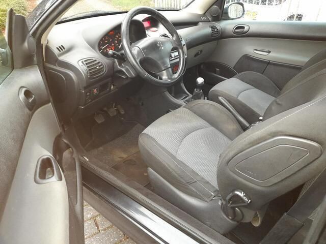 Occasion Peugeot 206 CC 109 PK (80 kW) 2003 Zwart Cabriolet