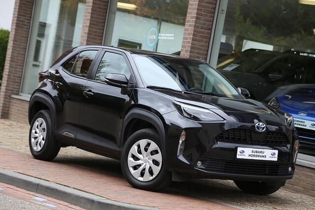 Zwart Gebruikt 2023 Toyota Yaris Cross Active SUV | € 23.450 (Super prijs) - Afbeelding 1/4