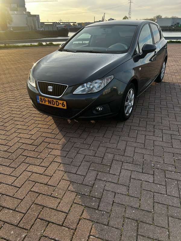 Gebruikt 2010 Seat Ibiza Ecomotive Sedan | € 2.750 (Iets duurder) - Afbeelding 1/4
