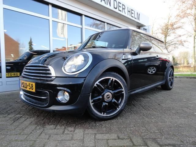 Zwart Gebruikt 2013 Mini Cooper Clubman Stationwagen | € 7.450 (Duur) - Afbeelding 1/4