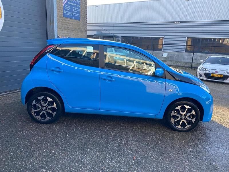 Blauw Occasion 2019 Toyota Aygo Hatchback | € 7.499 (Super prijs) - Afbeelding 1/4