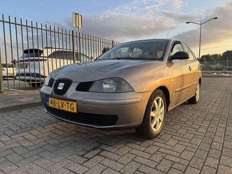 Grijs Gebruikt 2003 Seat Ibiza Stella Hatchback | € 1.700 (Iets duurder) - Afbeelding 1/4