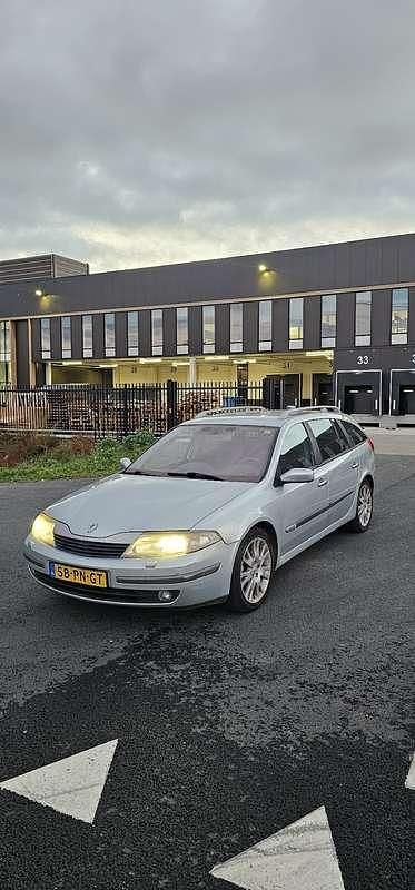 Zilver Gebruikt 2004 Renault Laguna II Dynamique Stationwagen | € 1.250 (Eerlijke prijs) - Afbeelding 1/4