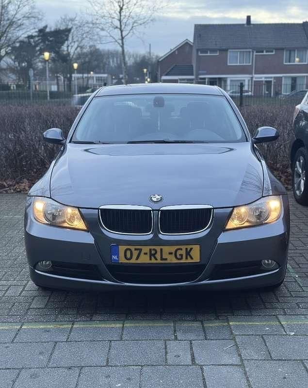 Occasion 2005 BMW 320 Sedan | € 2.200 (Eerlijke prijs) - Afbeelding 1/4