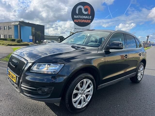 Zwart Gebruikt 2010 Audi Q5 Comfort SUV | € 8.500 (Eerlijke prijs) - Afbeelding 1/4