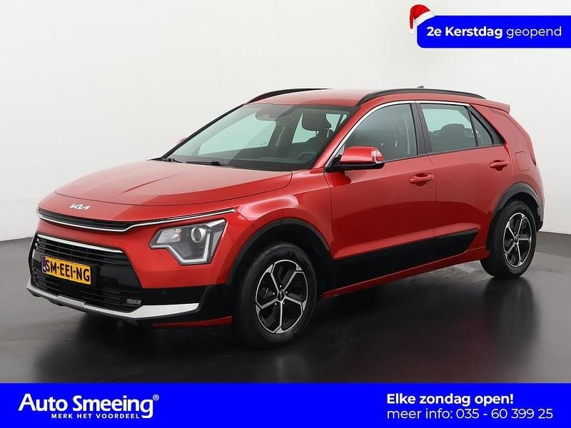 Runway red pearl (cr5) Gebruikt 2023 Kia Niro SUV | € 26.495 (Super prijs) - Afbeelding 1/4