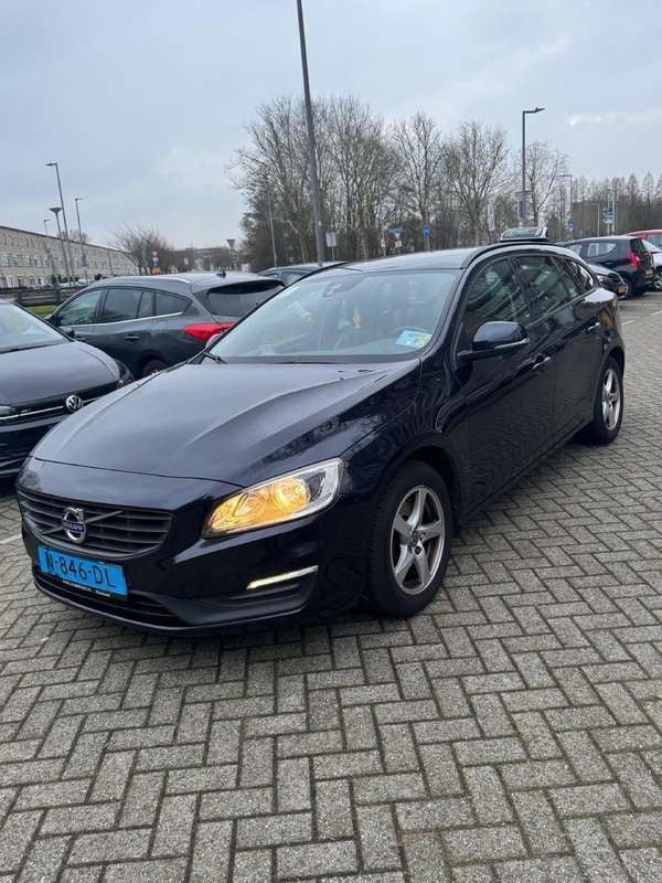 Blauw Gebruikt 2016 Volvo V60 Summum Stationwagen | € 11.000 (Eerlijke prijs) - Afbeelding 1/4