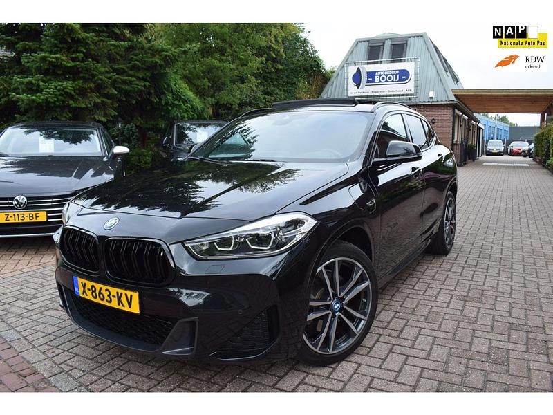 Zwart Gebruikt 2022 BMW X2 Executive SUV | € 33.945 (Iets duurder) - Afbeelding 1/4