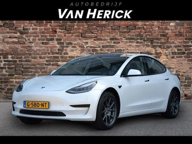 Wit Gebruikt 2019 Tesla Model 3 Standard Range Sedan | € 17.745 (Eerlijke prijs) - Afbeelding 1/4