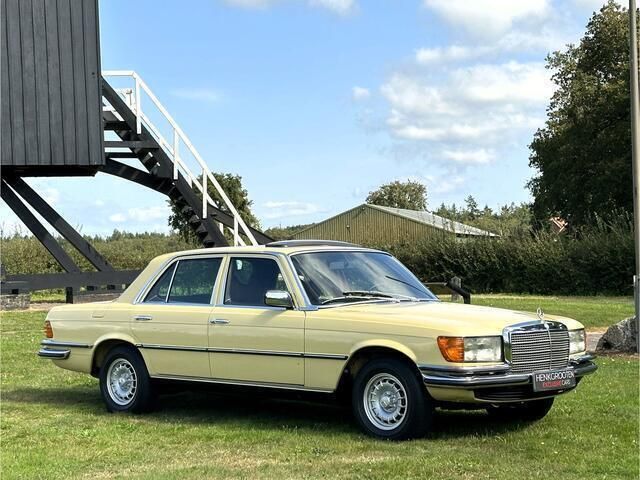 Geel Gebruikt 1977 Mercedes S280 Sedan | € 34.950 - Afbeelding 1/4