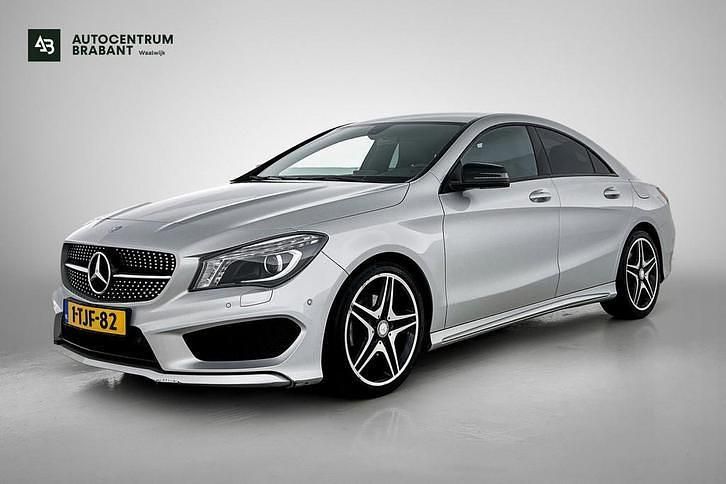 Grijs Gebruikt 2014 Mercedes CLA200 Ambition Sedan | € 17.995 (Eerlijke prijs) - Afbeelding 1/3