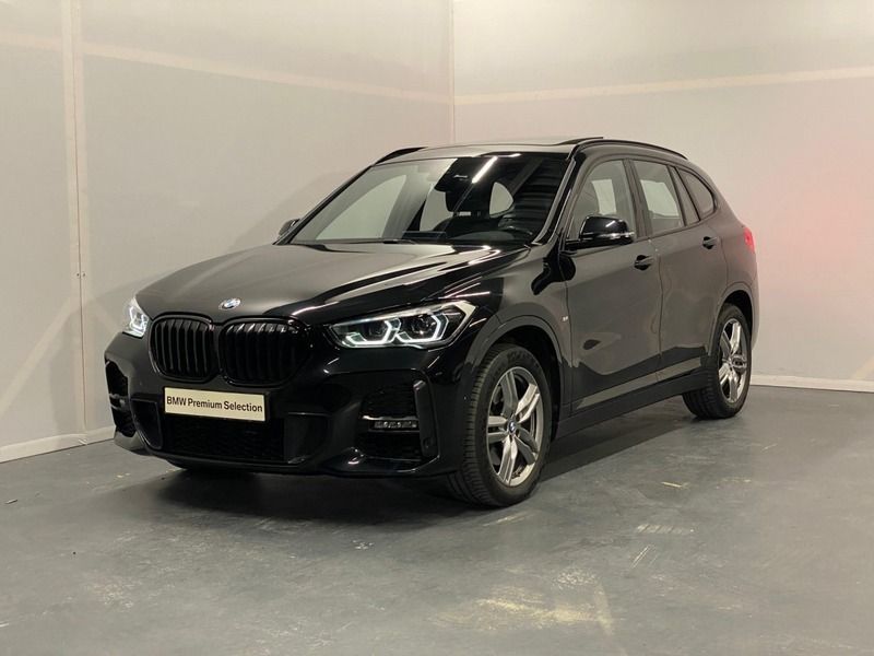 Zwart Gebruikt 2020 BMW X1 Executive SUV | € 36.880 (Duur) - Afbeelding 1/4