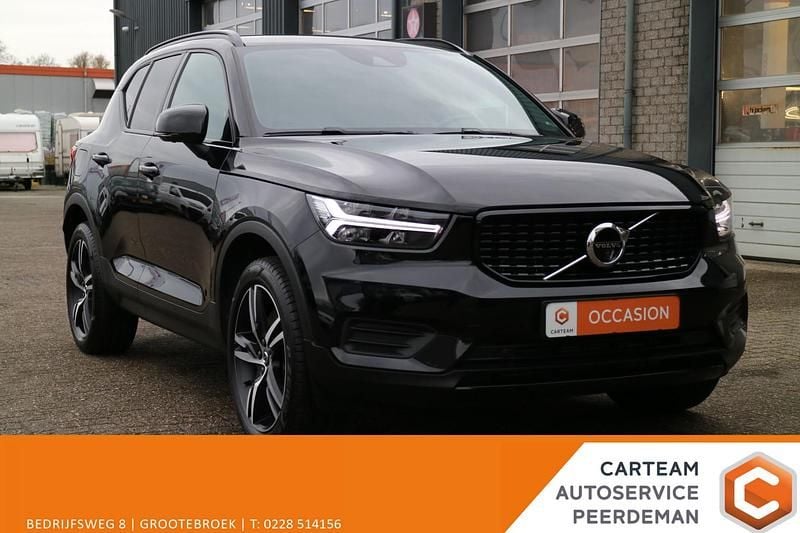 Zwart Gebruikt 2020 Volvo XC40 R-Design SUV | € 31.590 (Eerlijke prijs) - Afbeelding 1/4