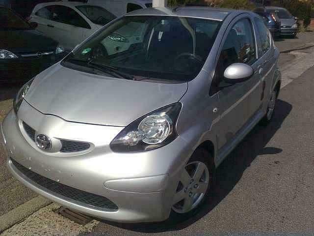 Occasion Toyota Aygo 54 PK (39 kW) 2007 Zilver Hatchback
