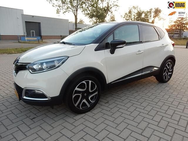 Wit Gebruikt 2015 Renault Captur Dynamique SUV | € 8.750 (Eerlijke prijs) - Afbeelding 1/4