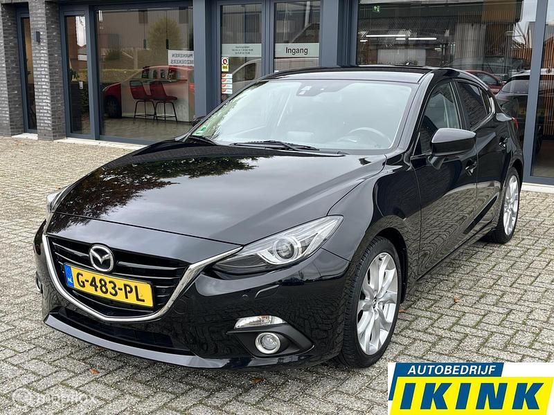 Zwart Occasion 2015 Mazda 3 Hatchback | € 13.950 (Iets duurder) - Afbeelding 1/4