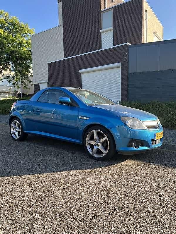 Occasion Opel Tigra 90 PK (66 kW) 2005 Blauw Cabriolet