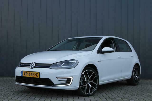 Wit Gebruikt 2019 VW e-Golf Hatchback | € 19.999 - Afbeelding 1/4